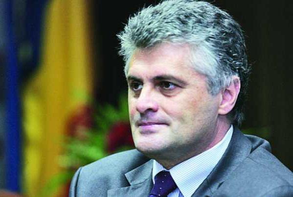 Snobul care conduce Uniunea Scriitorilor: Gabriel Chifu, vicepreședinte