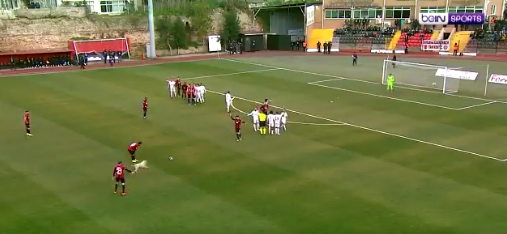 Prinde jucătorul, scoate-i ochii!