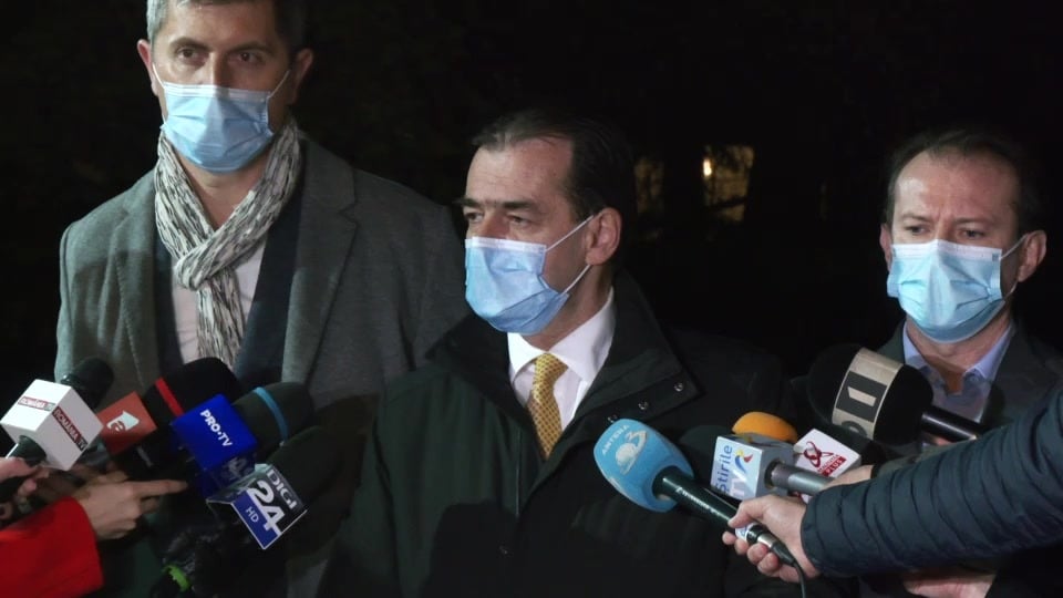 Sub perdeaua de fum alb de la vila Lac 1