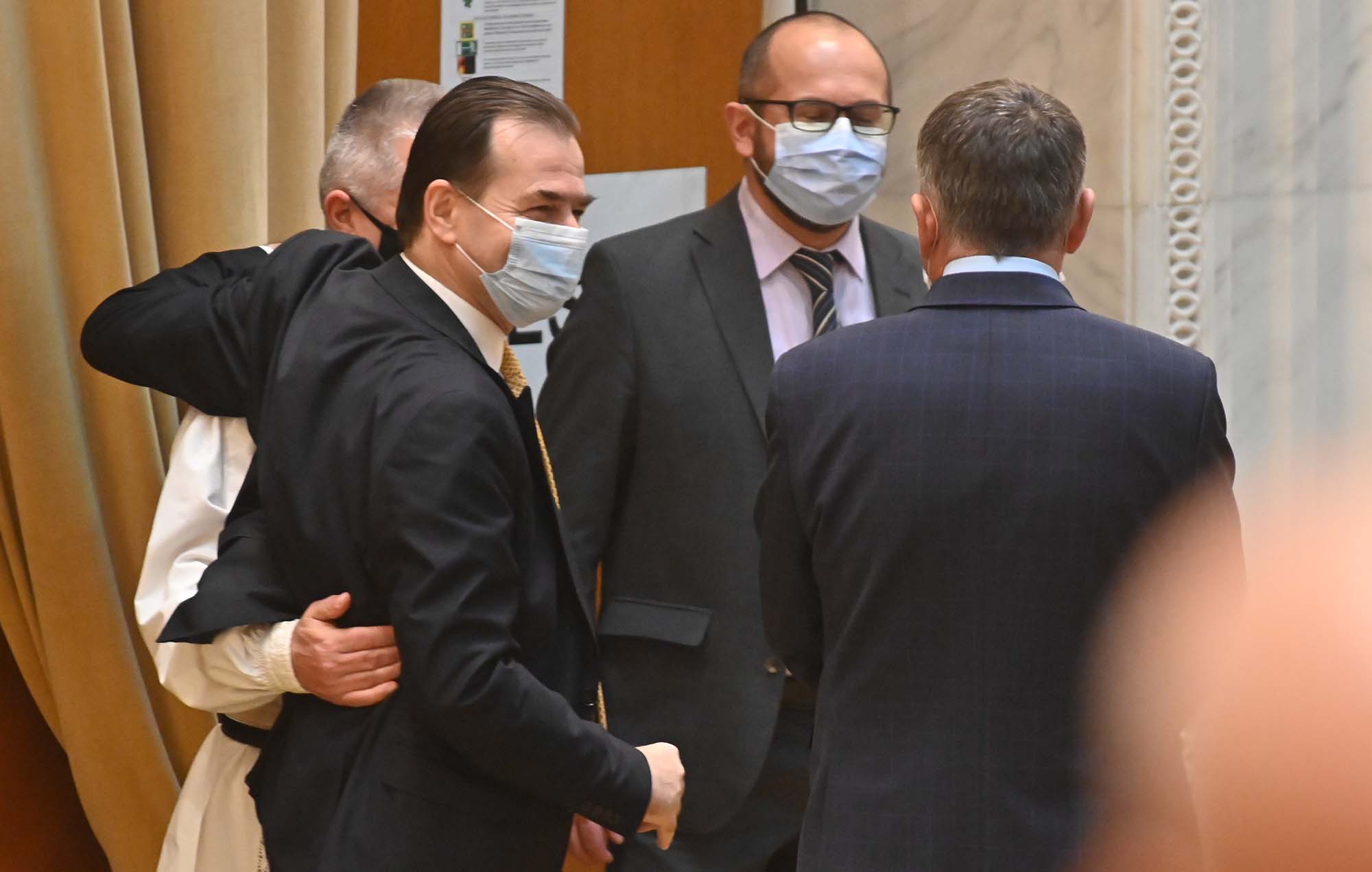 Cîțu vrea să tranşeze problema dezertărilor