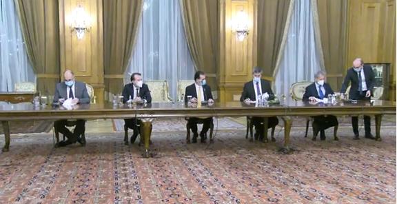 Aisbergul crizei și titanicul democrației