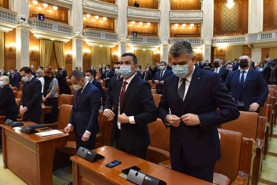 Treizeci de voturi din cer