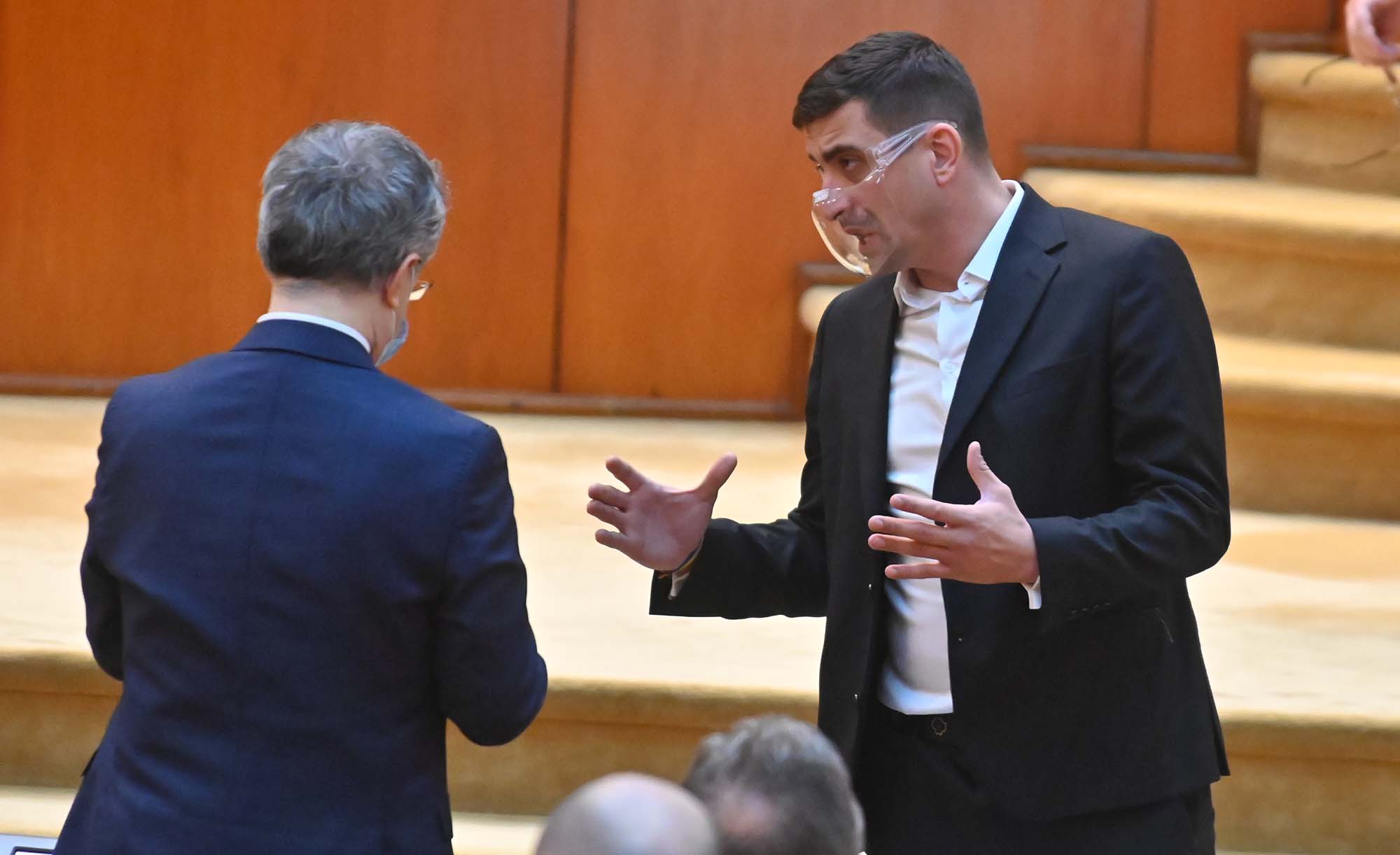 Guvernanții sunt mai trecători decât maidanezii