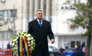 Iohannis, „colindat” de un protestatar