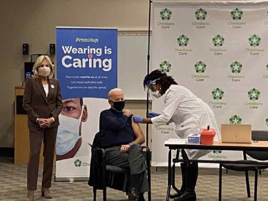 Ați auzit? Biden face și vaccinul adaptat