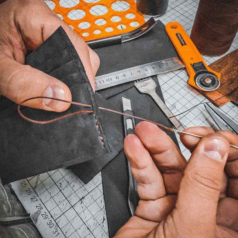 Afacerea unui student pasionat de pielărit