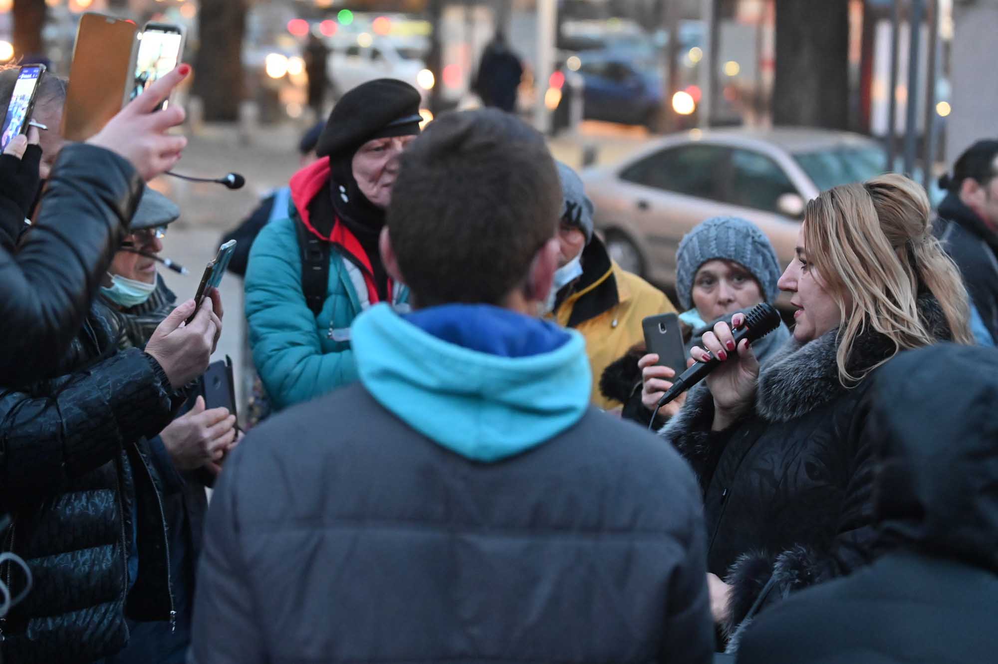 Șoșoacă e fleașcă: „Vreau să trag de fiare”