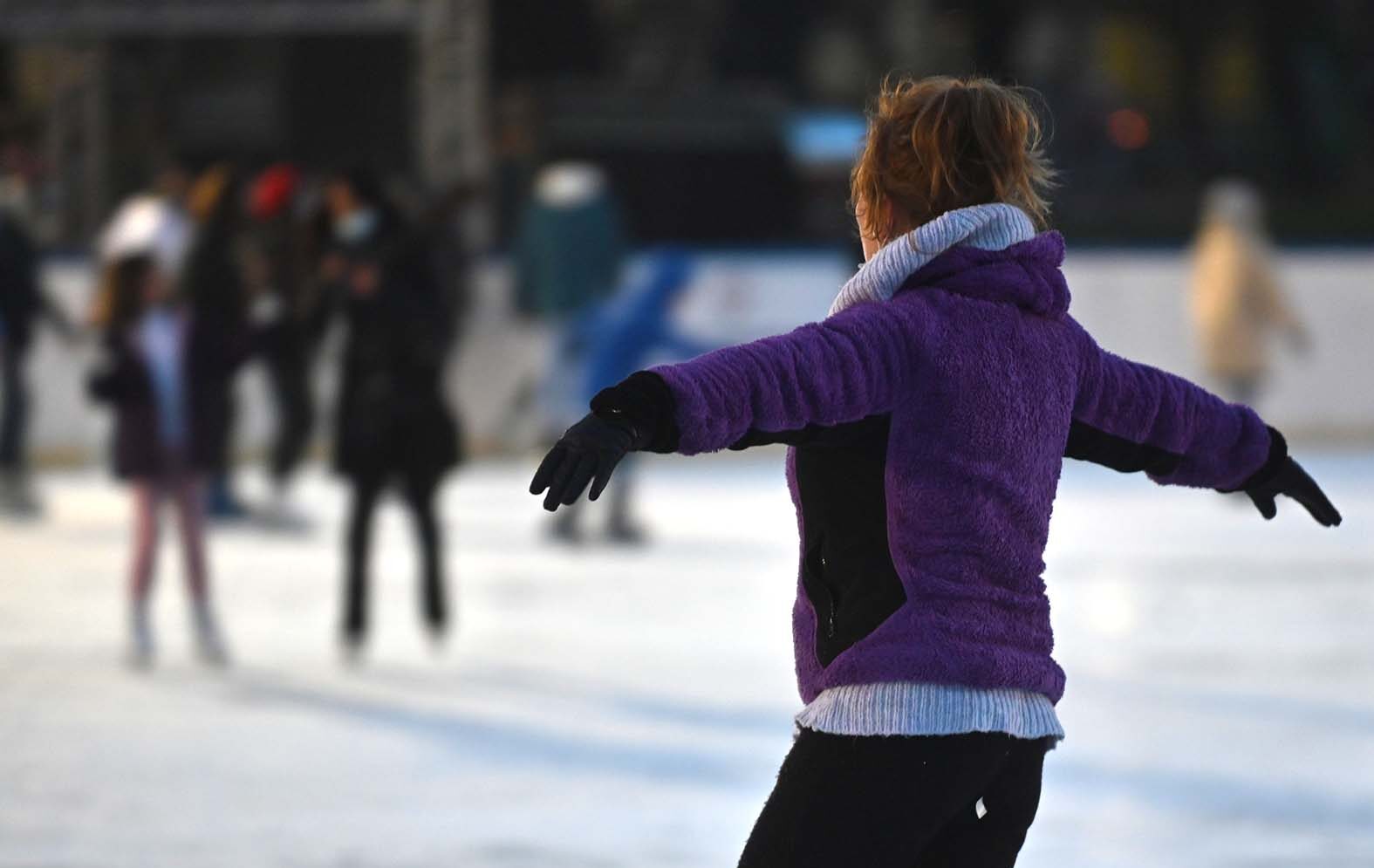 Patinăm, ne distrăm, dar respectăm regulile anti-Covid