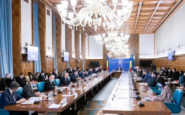 Cîțu îi ceartă pe miniştri: „20 de miliarde de lei necheltuiți”