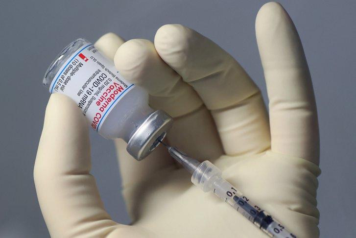 BREAKING NEWS Noi loturi de vaccin Moderna suspendate în Japonia