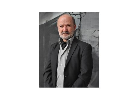 PETRU LUCACI sau descifrarea sinelui prin imaginar 