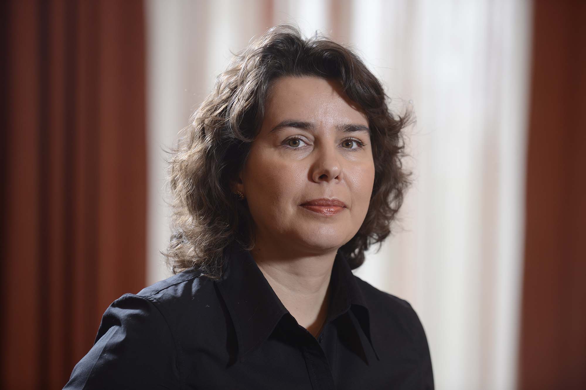 Cornelia Anghel, „Domeniul Coroanei”: „Cred că Brâncuşi ar fi savurat acest vin”