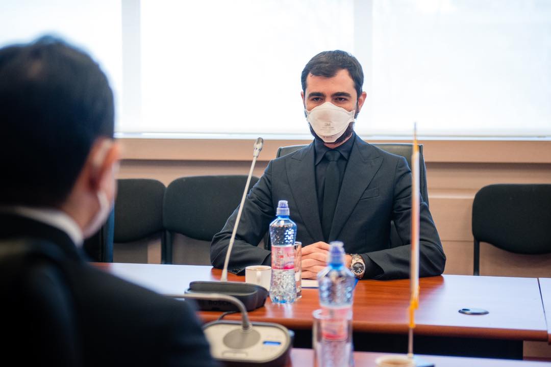 Năsui și-a luat-o peste năsuc