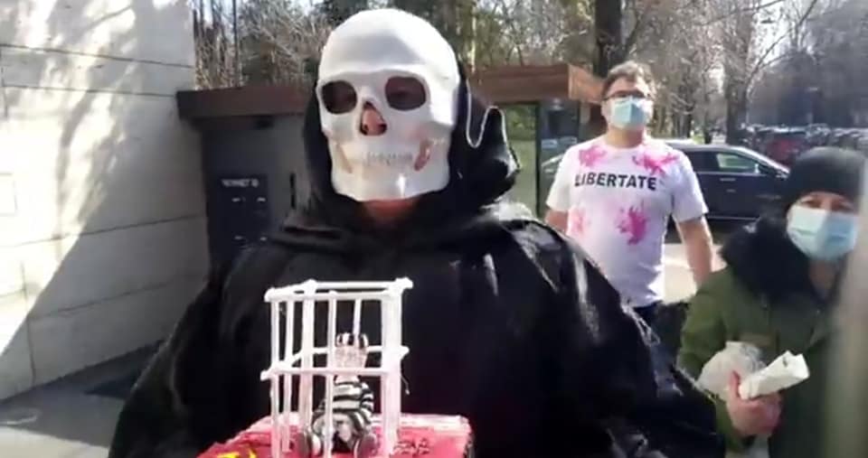 (VIDEO) Ce mai au de împărțit Ceaușescu și Iliescu!