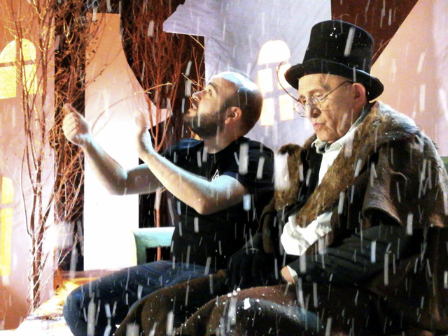 MANTAUA DIN NOI – cronică de Ludmila Patlanjoglu