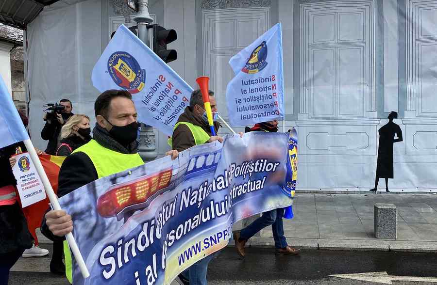 GALERIE FOTO cu protestul polițiștilor de ziua lor