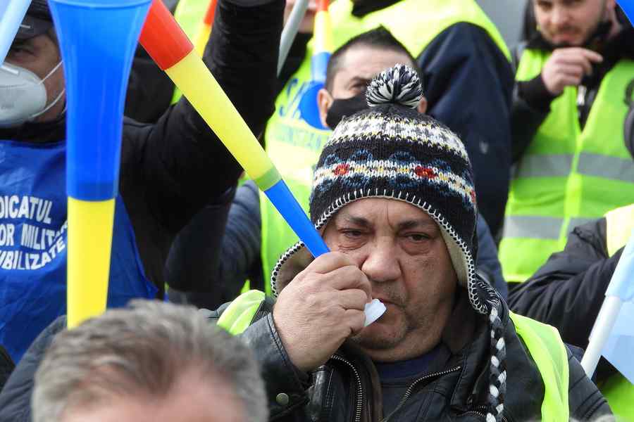 Ne furăm iar singuri căciula cu testele?