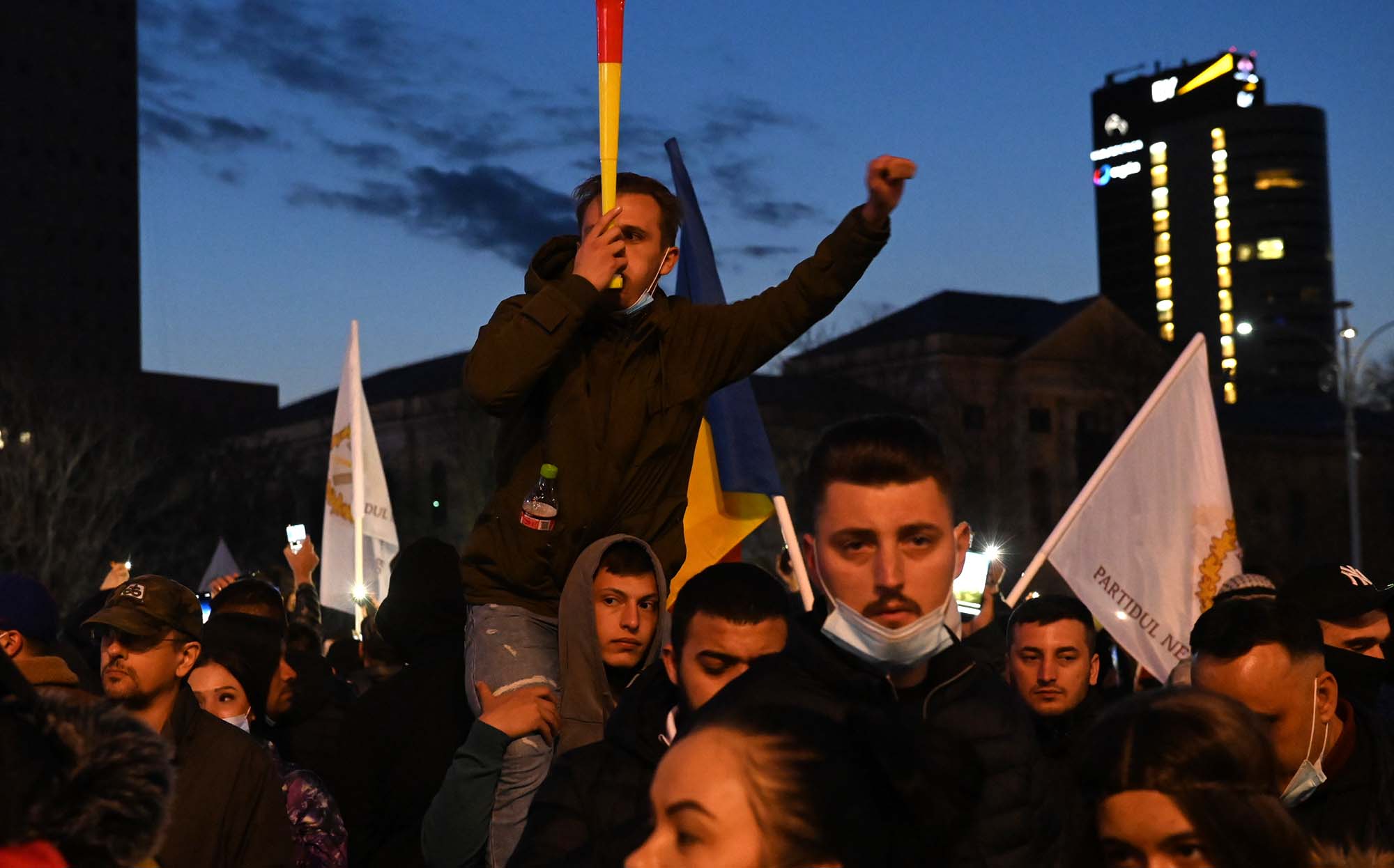 Alertă: Rata de infectare a trecut de 6 la mia în București și Cluj