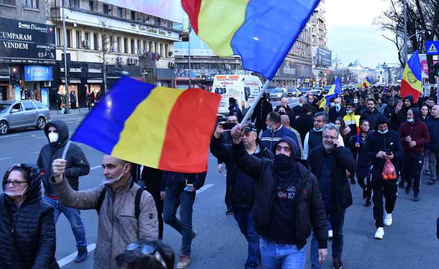 Pandemia trece, banii rămân unde trebuie