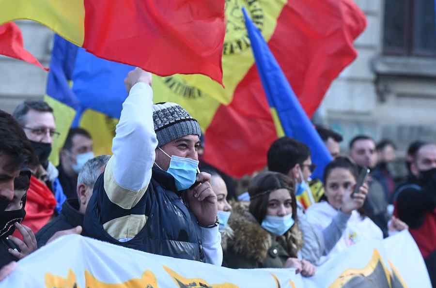 (VIDEO) O nouă zi de proteste faţă de restricţii