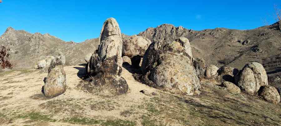 Parlamentul de la Stonehenge dezbate chestiunea României