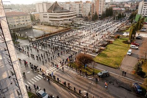 (FOTO) Distanţare respectată cu sfinţenie