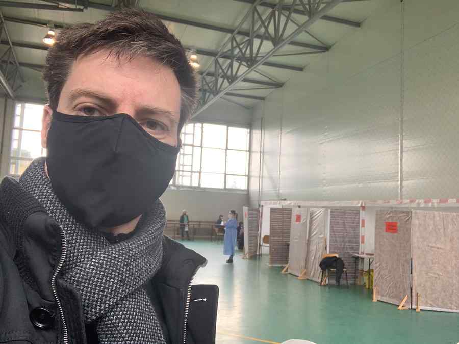 Caramitru ăl mic se ia de toți și de toate