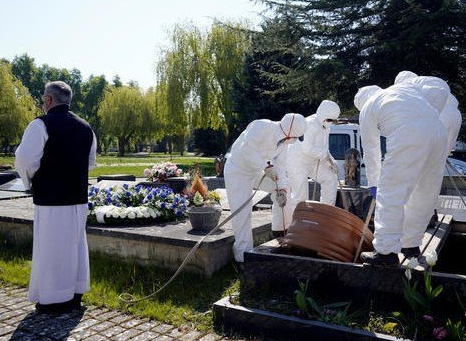 Încă o zi neagră: 449 de decese