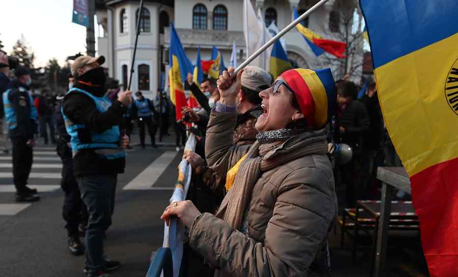 „Pandemia nu se va încheia în 2022”. Cine spune asta