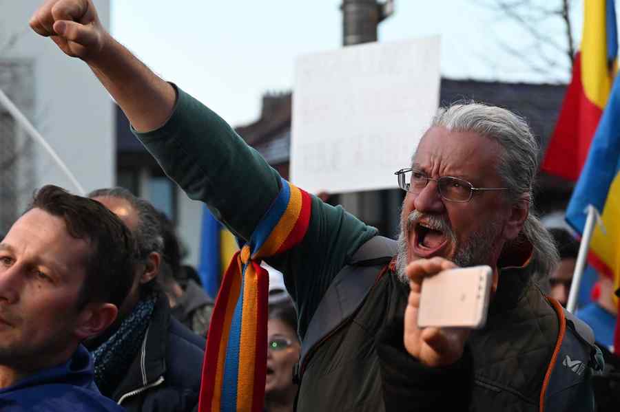 AUR, negru de supărare: „Un atac la libertatea românilor”