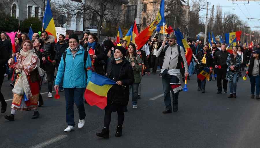 Premierul trece la jigniri împotriva celor nevaccinați