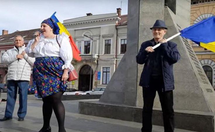 De unde i se trage lui Șoșoacă: „Ouă crude cu lapte de capră”!