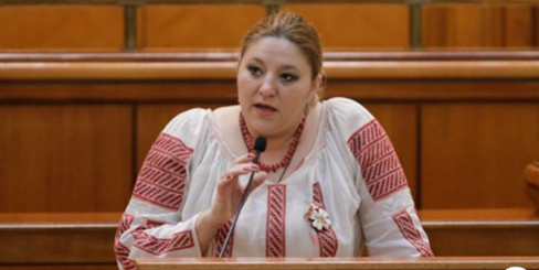 Șoșoacă susține că poate deveni președinte interimar