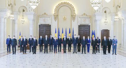 Figuranți și agitați în criză!