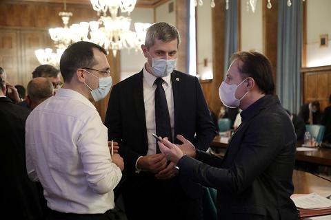 Fals după fals, în privința datelor cerute de la MS