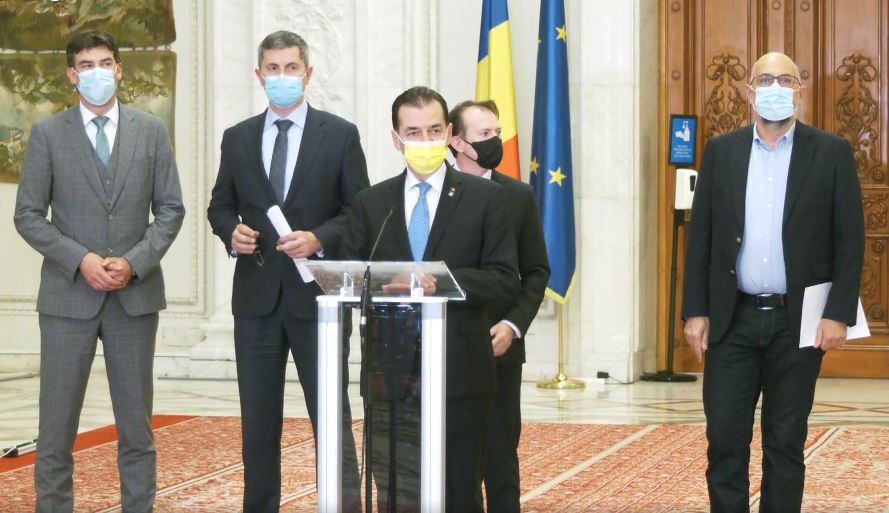 Pace, pace, între două partidoace
