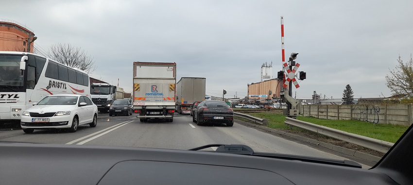SF politic-Trecem calea cea ferată, înc-odată și-nc-odată