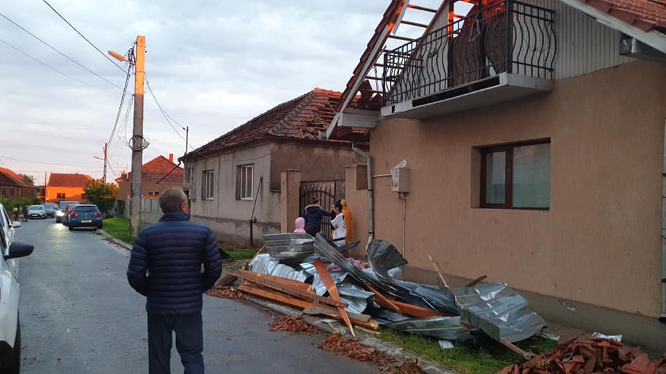 (VIDEO) Imagini teribile după tornadă
