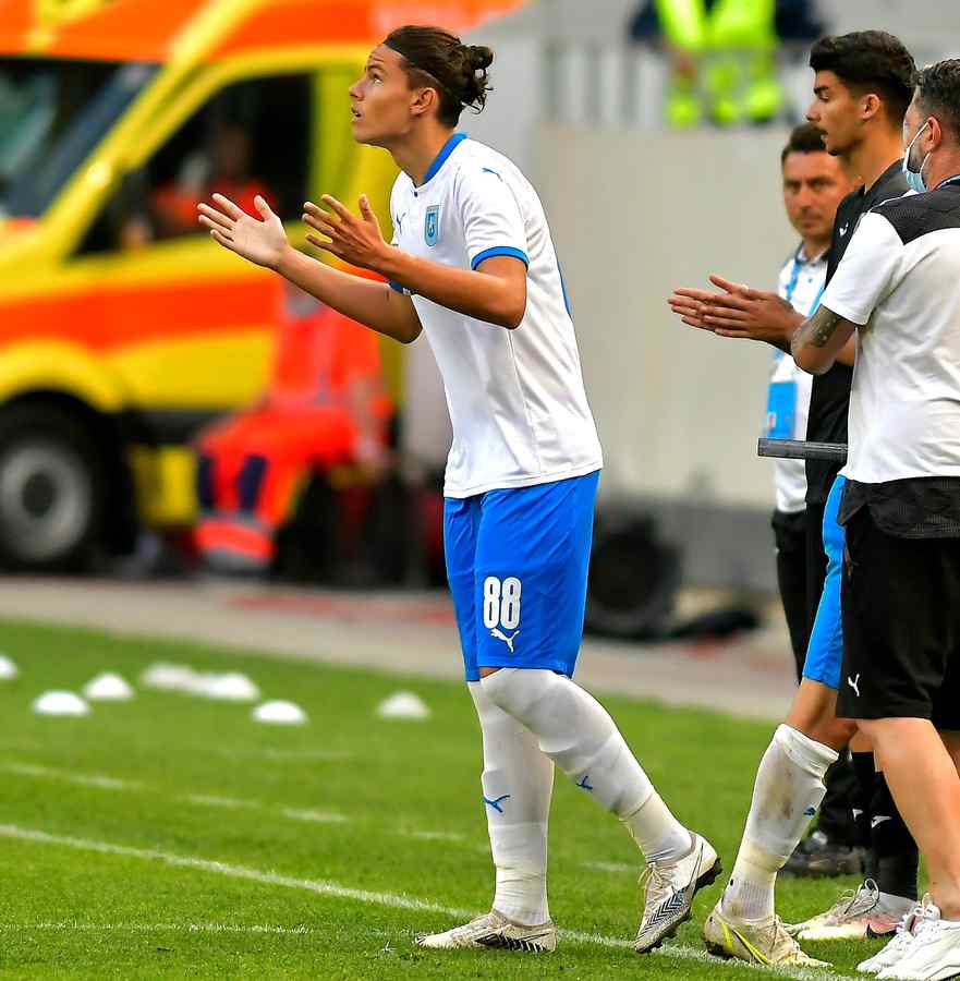 Momentul debutului nepotului lui Balaci!