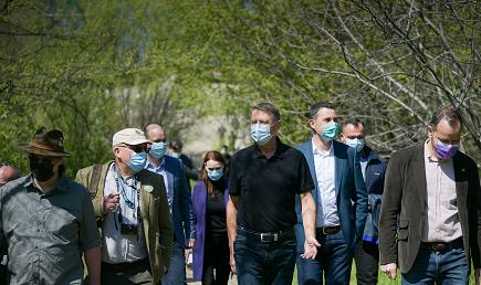 Mesajul lui Klaus Iohannis, ca nuca-n perete