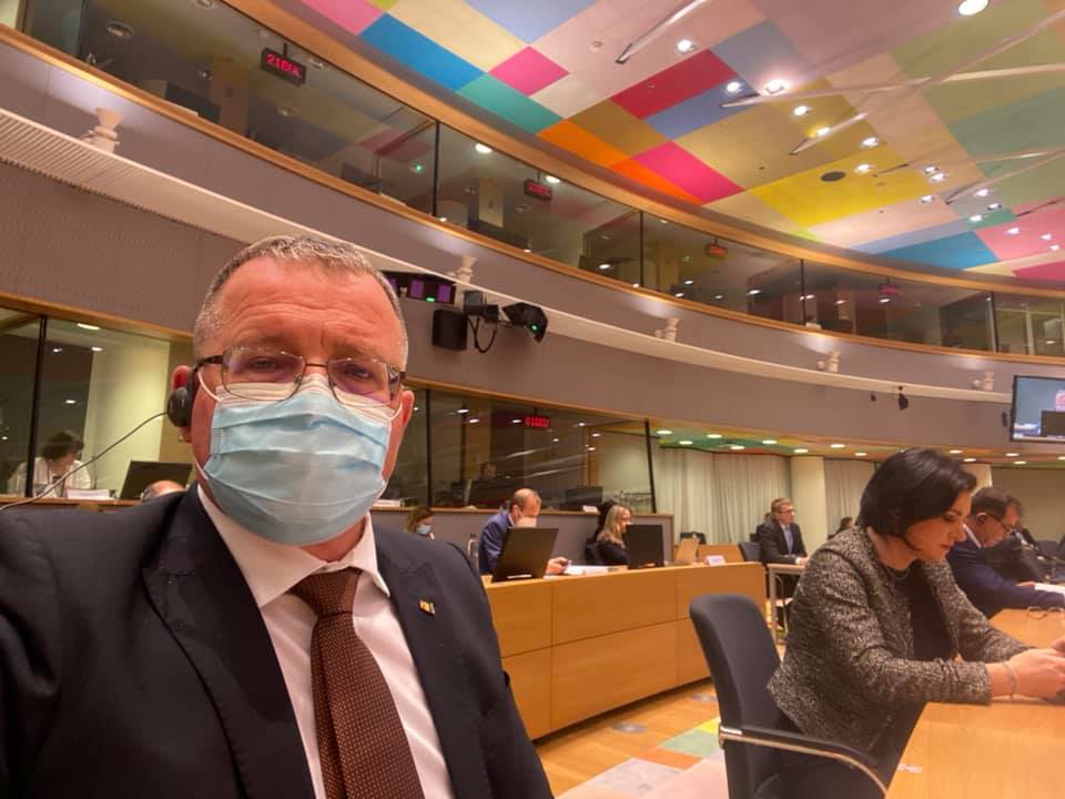 Răfuiala din „partidul meu”: Ministrul Agriculturii demisionează