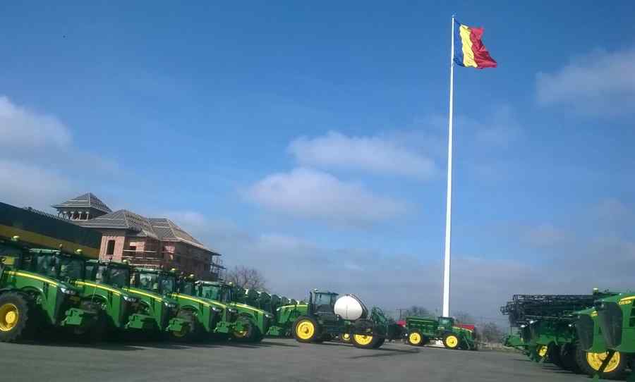 În curtea Cerealcom, „Ziua Drapelului Național” e în fiecare zi