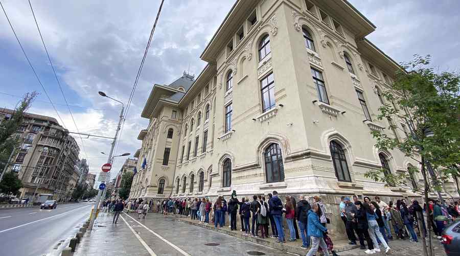 Coadă la Primăria Capitalei cu prilejul Nopții Muzeelor Europene