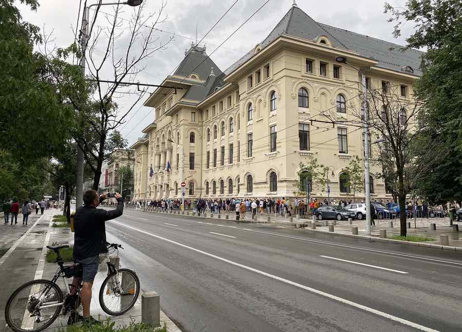 Sondaj: Luptă strânsă pentru Primăria Capitalei