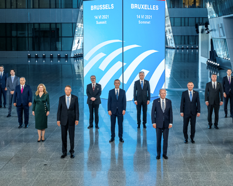 Președintele României și întîlnirile istorice inexistente