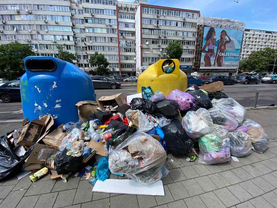 Niște gunoaie! Criză și în alt oraș al țării