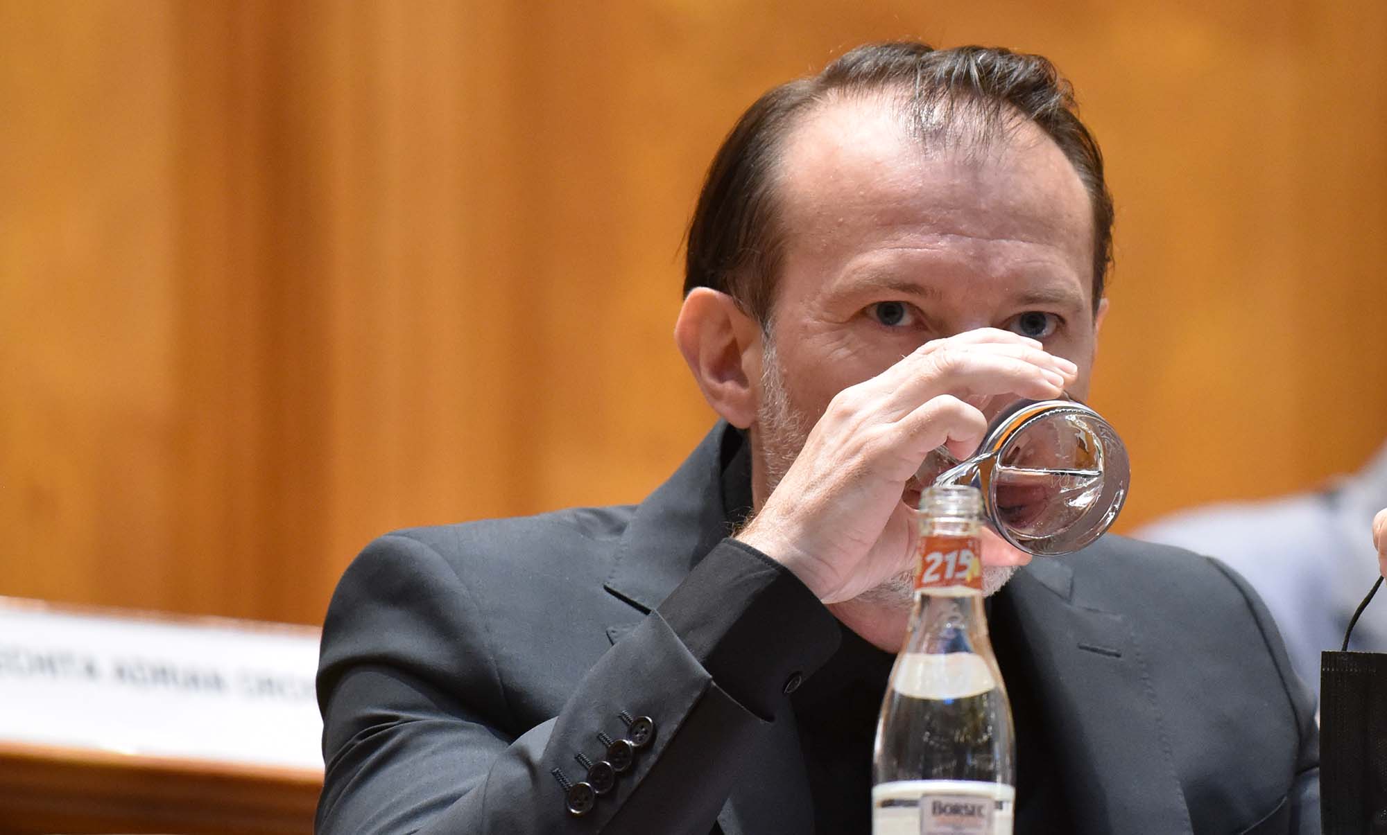 Dosarul complet al lui Florin Cîțu: „Avea ochii injectaţi şi umezi”!