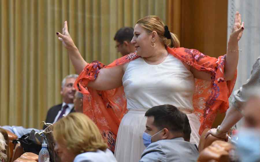 Șoșoacă, mai tare ca Dacian Cioloș