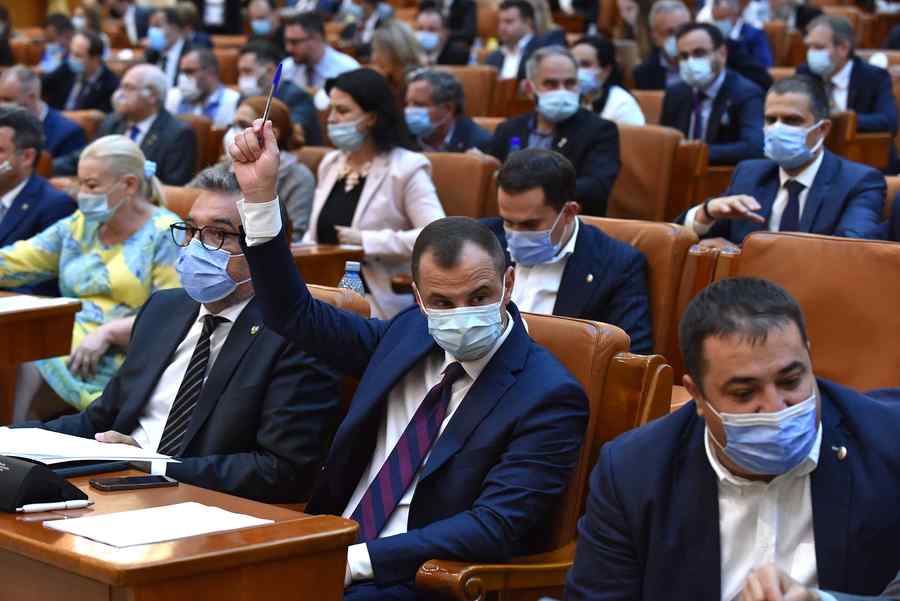 De ce cere PSD parlamentarilor să-și întrerupă vacanța