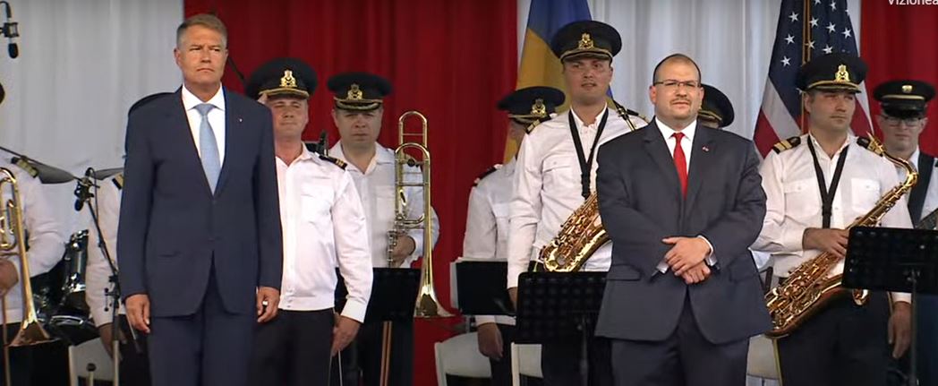 K. Iohannis, lângă americanul „care a jignit poporul român“